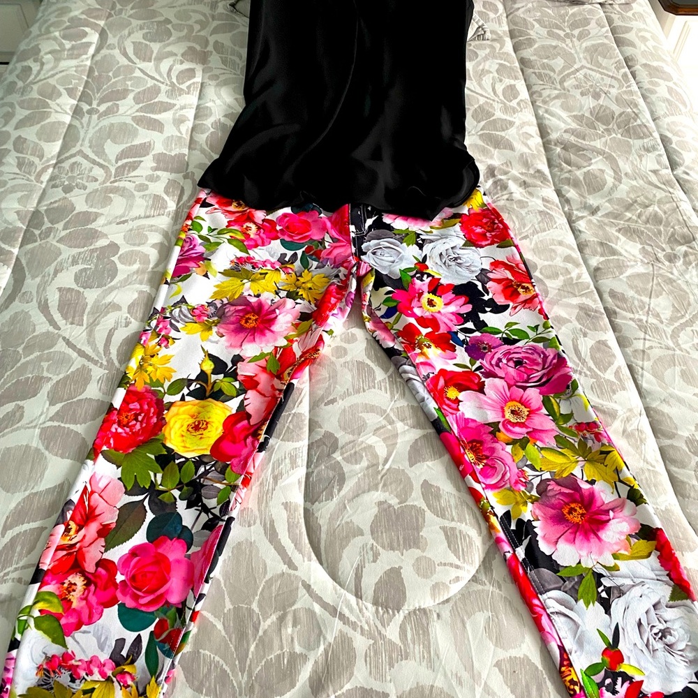 Floral stretch ankle pants